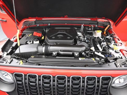 Used 2024 Jeep Wrangler Unlimited w/ Convenience Group image 32