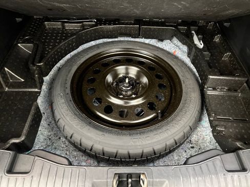 Used 2024 Ford Escape ST-Line w/ Cold Weather Package image 33