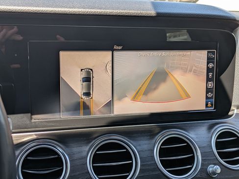 Used 2019 Mercedes-Benz E 300 4MATIC image 20