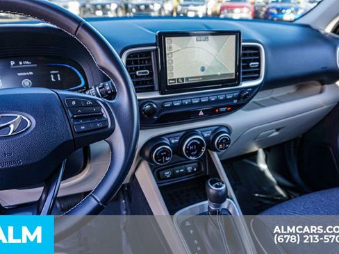 Used 2024 Hyundai Venue Limited FWD image 32