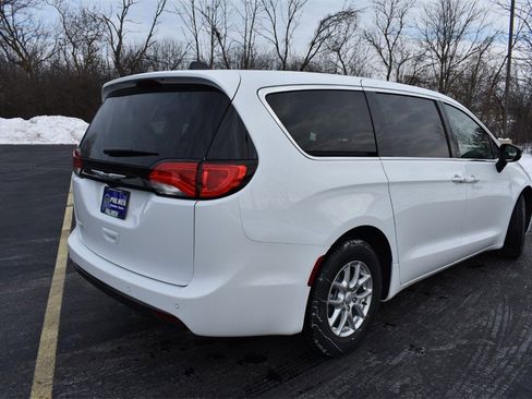New 2026 Chrysler Voyager LX image 5