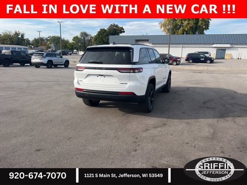 New 2025 Jeep Grand Cherokee Limited w/ Black Appearance Package image 11