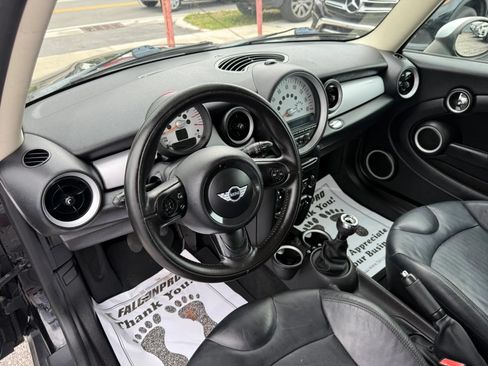 Used 2011 MINI Cooper Clubman FWD image 11