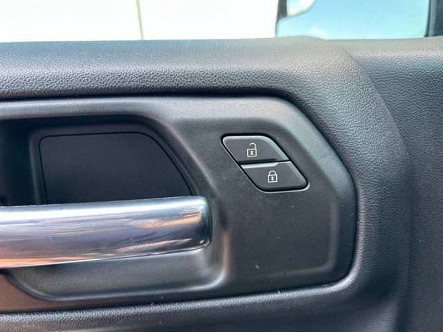 Used 2022 Chevrolet Silverado 1500 Custom RWD image 15
