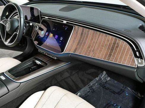 Used 2025 Mercedes-Benz E 350 Sedan image 23