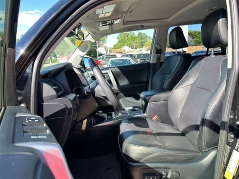 Used 2021 Toyota 4Runner Limited AWD/4WD image 28