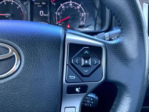 Used 2020 Toyota 4Runner SR5 Premium w/ Moonroof Package image 25