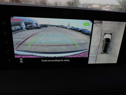 Used 2025 Nissan Kicks SR FWD image 27