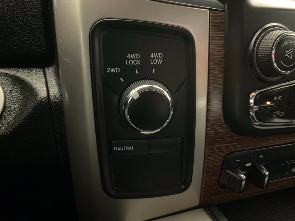 Used 2016 RAM 3500 Laramie w/ Convenience Group AWD/4WD image 24