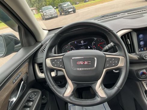 Used 2023 GMC Terrain Denali image 4