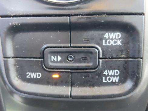 Used 2024 RAM 1500 Classic SLT AWD/4WD image 27