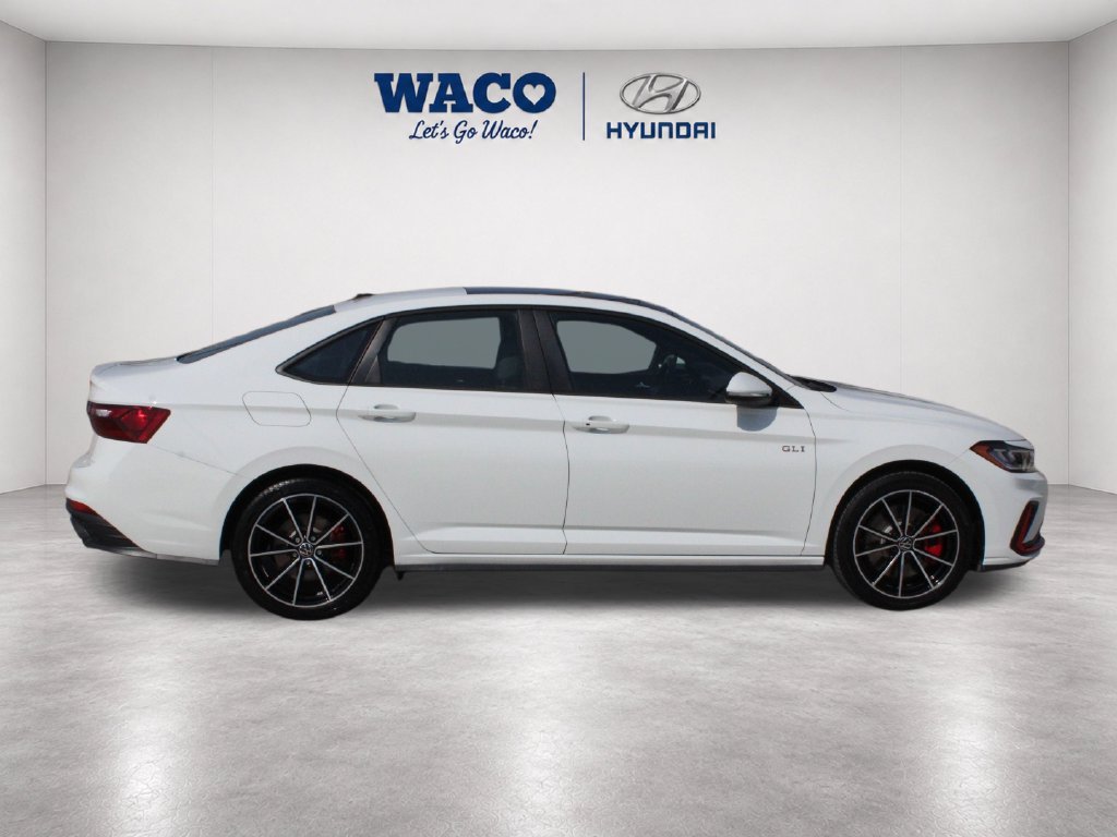Used 2025 Volkswagen Jetta GLI Autobahn FWD image 9