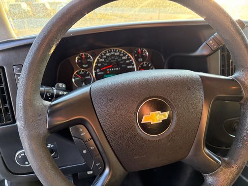 Used 2015 Chevrolet Express 3500 LT w/ LT Preferred Equipment Group image 17