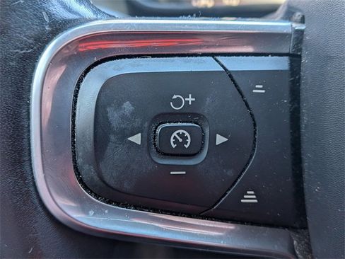 Used 2020 Volvo XC40 T5 Inscription image 19