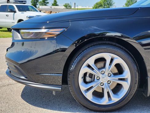 Used 2025 Honda Accord LX image 9