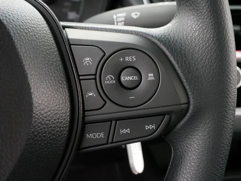 Certified 2025 Toyota Corolla LE image 25