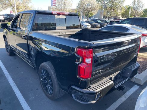 Certified 2025 Chevrolet Silverado 1500 High Country w/ Midnight Edition AWD/4WD image 2