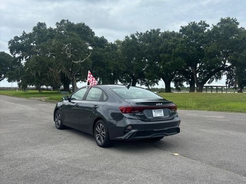 Used 2023 Kia Forte LXS FWD image 3