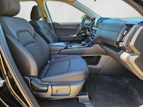 Used 2025 Nissan Pathfinder SV AWD/4WD image 21