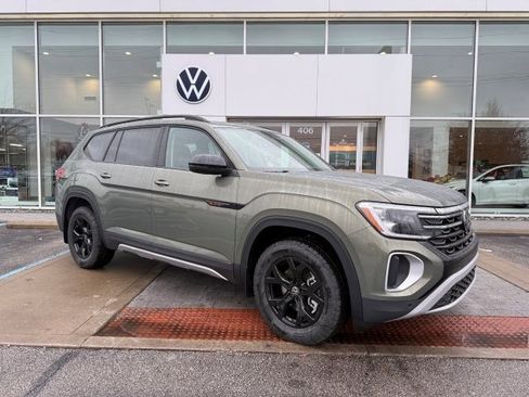 New 2026 Volkswagen Atlas Peak Edition image 1