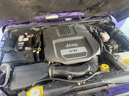 Used 2017 Jeep Wrangler Unlimited Sahara AWD/4WD image 30