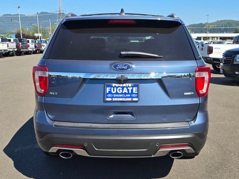 Used 2018 Ford Explorer XLT AWD/4WD image 7