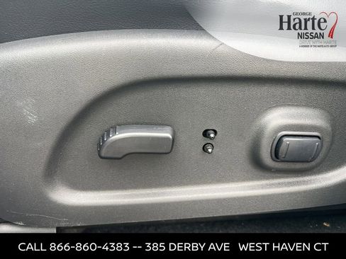 Used 2015 Nissan Pathfinder Platinum w/ Family Entertainment Package image 23