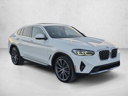 Used 2024 BMW X4 xDrive30i w/ Parking Assistance Package AWD/4WD image 3