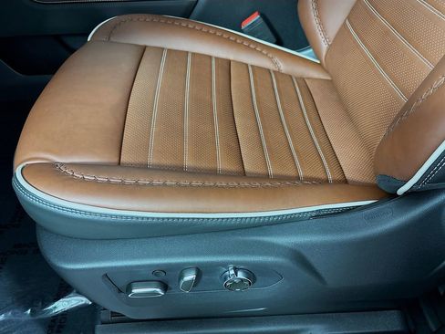 Used 2026 GMC Sierra 3500 Denali Ultimate image 21