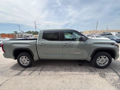 Used 2026 Toyota Tundra SR5 w/ SR5 Premium Package AWD/4WD image 9