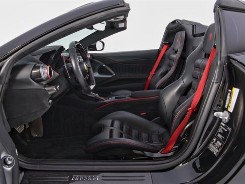 Used 2022 Ferrari 812 GTS RWD image 21