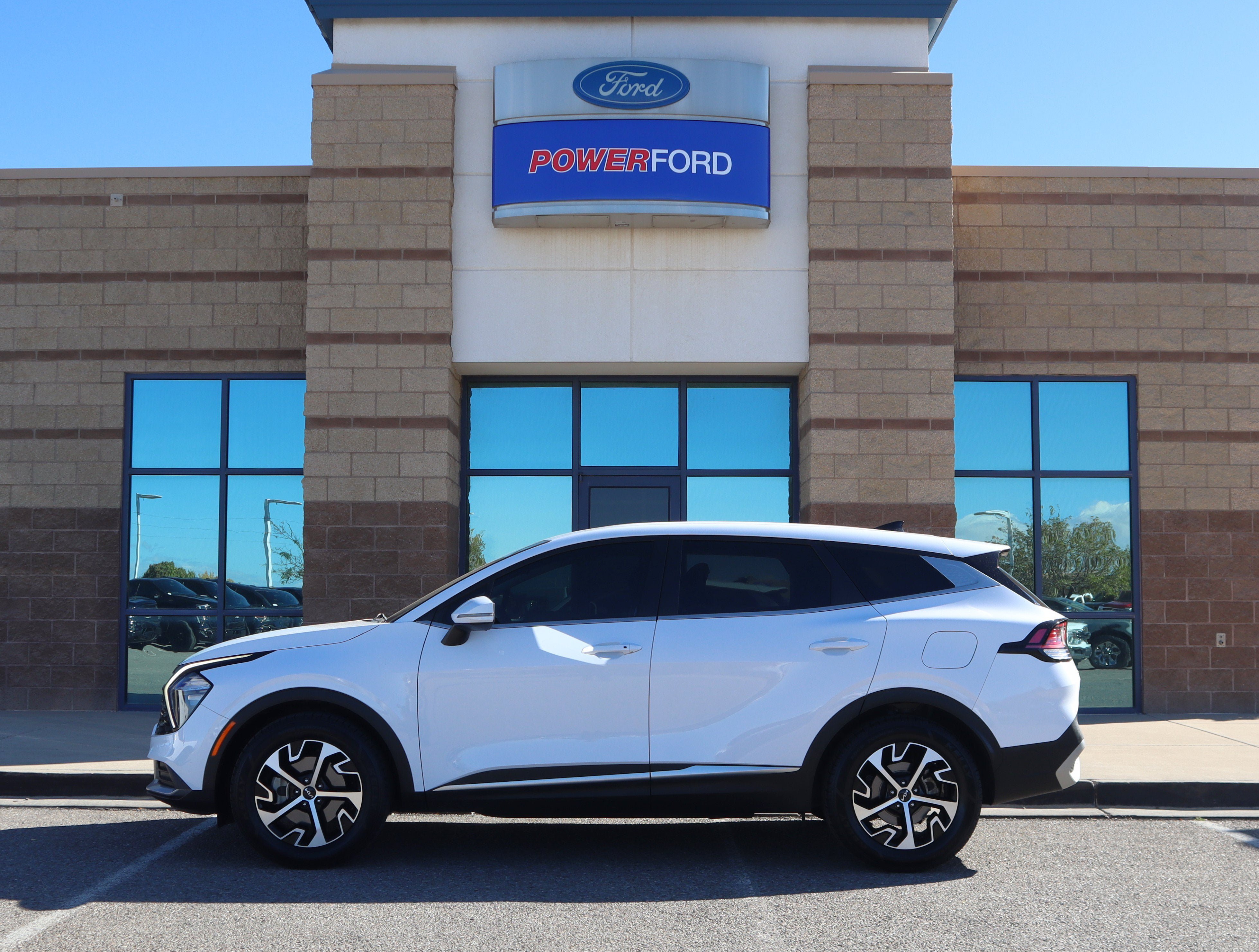 Used 2023 Kia Sportage EX FWD image 9