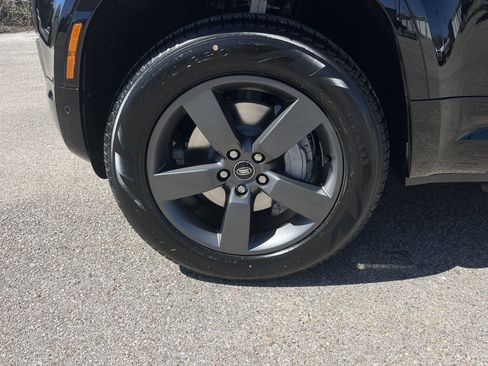 New 2025 Land Rover Defender 110 X-Dynamic SE image 9