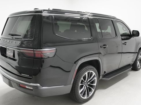 Used 2022 Jeep Wagoneer Series II w/ Premium Group I RWD image 4