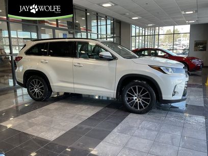 Used 2018 Toyota Highlander SE