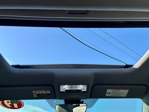 Used 2019 Toyota Highlander XLE image 27