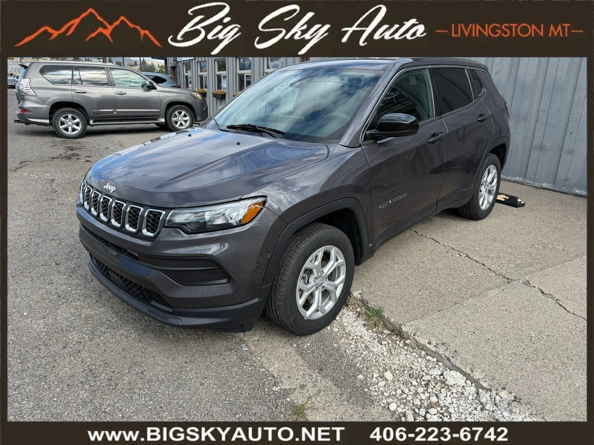 Used 2024 Jeep Compass Sport AWD/4WD image 3