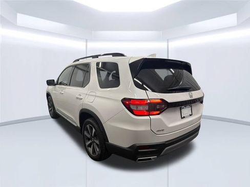 Used 2023 Honda Pilot Elite image 8