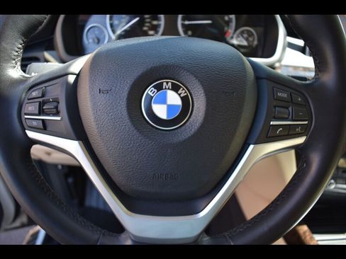 Used 2016 BMW X5 xDrive40e AWD/4WD image 14