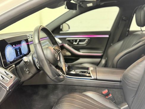 Used 2022 Mercedes-Benz S 500 4MATIC Sedan w/ AMG Line Package image 32