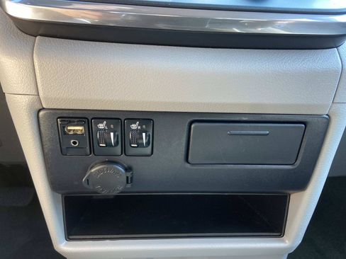 Used 2017 Toyota Sienna XLE w/ XLE Navigation Package FWD image 34