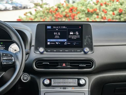 Used 2023 Hyundai Kona SE FWD image 13