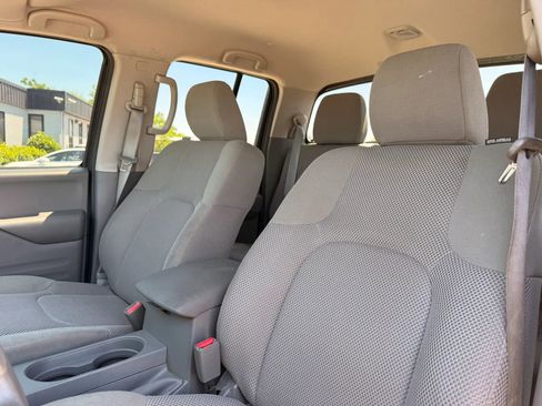Used 2019 Nissan Frontier SV RWD image 16