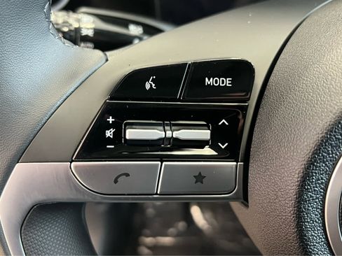 New 2026 Hyundai Elantra Limited image 32