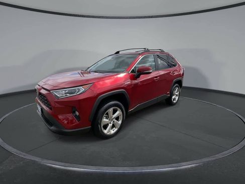 Certified 2021 Toyota RAV4 XLE Premium AWD/4WD image 4
