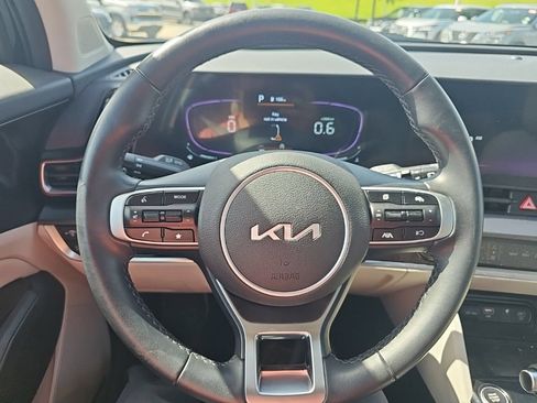 Used 2025 Kia Sportage EX w/ Premium Package FWD image 32