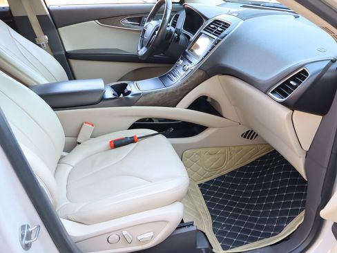 Used 2019 Lincoln Nautilus Reserve FWD image 18