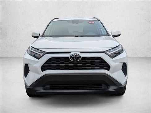 Used 2022 Toyota RAV4 XLE image 2