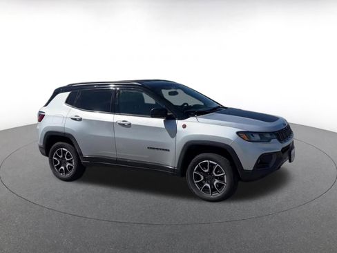 Used 2025 Jeep Compass Trailhawk w/ Trailer Tow Group image 2