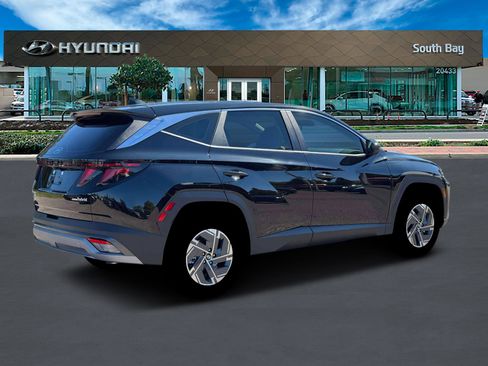 New 2026 Hyundai Tucson Blue SE image 8